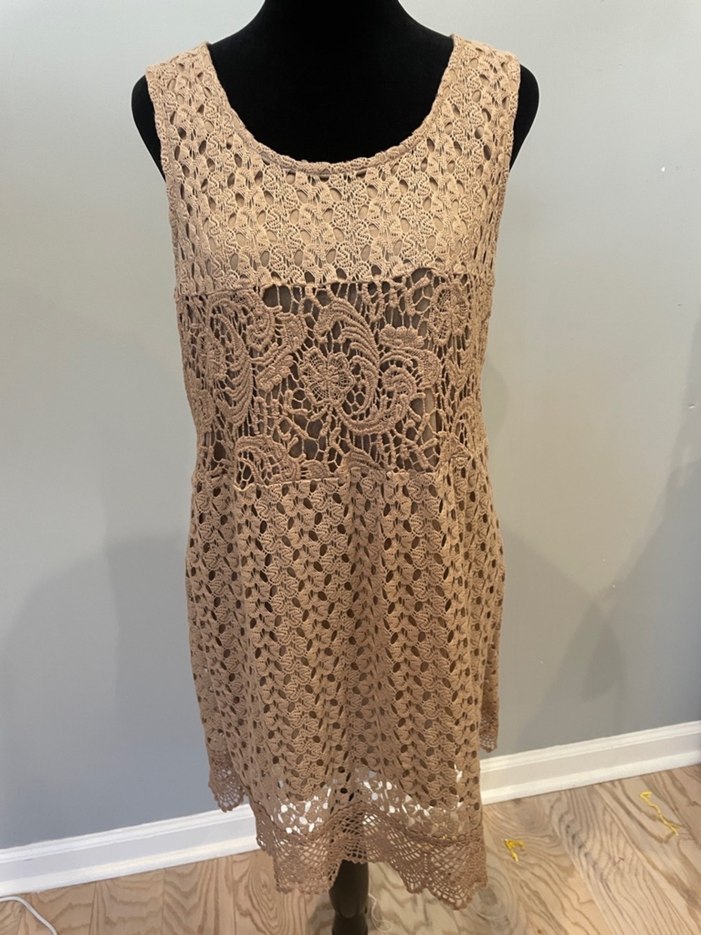 lace Sleeveless Shift Dress in Taupe